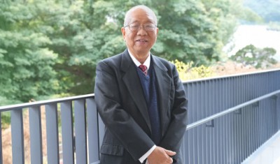 丘成桐|美籍华裔数学家，香港中文大学致真交叉数学科学院创院院长，菲尔兹奖首位华人得主