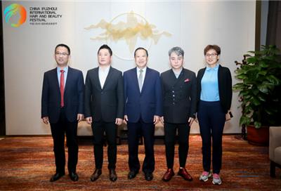 十二届全国政协副主席刘晓峰一行