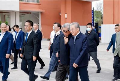 十一届全国政协副主席李金华调研团一行